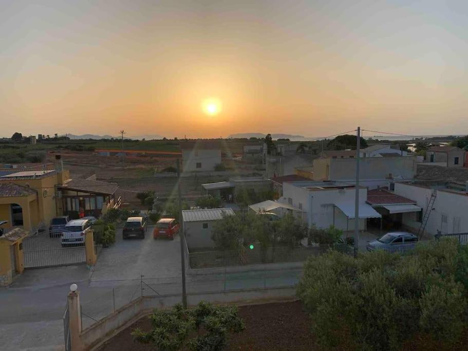 Casa Vacanza Torre Di Mezzo - Tramonto Marausa Extérieur photo